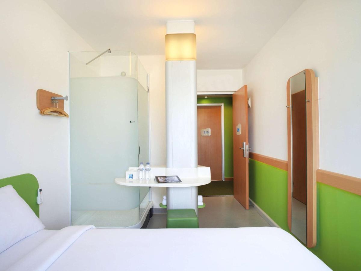 Cordia Hotel Surabaya Airport - Hotel Dalam Bandara - Formerly Ibis Budget Surabaya Airport Sidoarjo Exterior foto