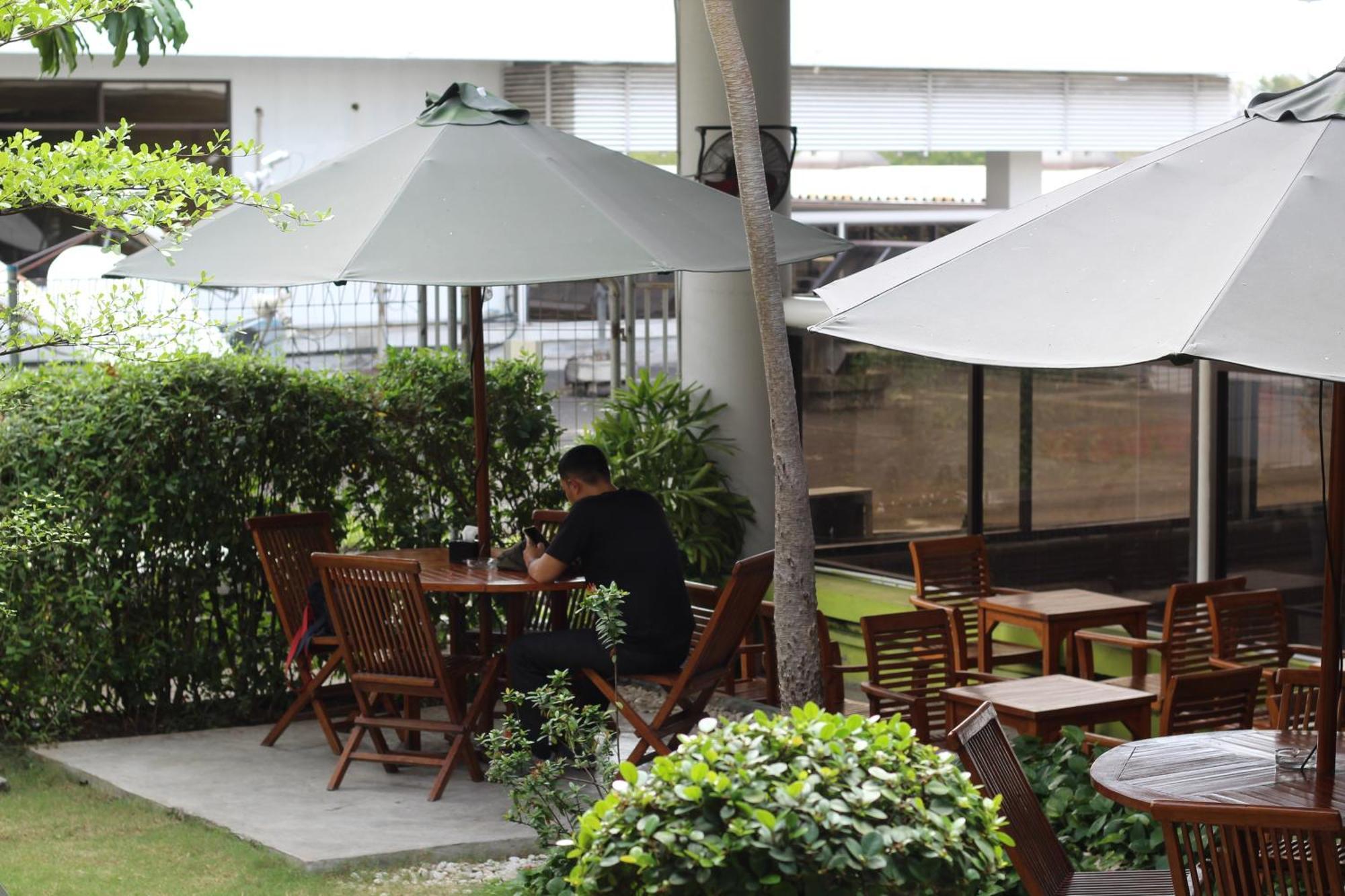 Cordia Hotel Surabaya Airport - Hotel Dalam Bandara - Formerly Ibis Budget Surabaya Airport Sidoarjo Exterior foto